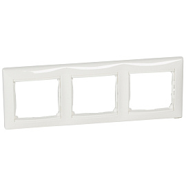 Рамка для розеток и выключателей 3 поста Valena скрытой установки горизонтальная белый 774453 Legrand Рамка для розеток и выключателей 3 поста Valena скрытой установки горизонтальная белый 774453 Legrand
