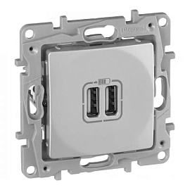 Зарядное устройство с двумя USB-разъемами 240В/5В 2400мА - Etika - алюминий 672494 Legrand Зарядное устройство с двумя USB-разъемами 240В/5В 2400мА - Etika - алюминий 672494 Legrand