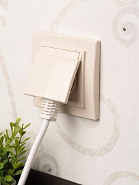 Розетка одинарная Минск скрытой установки IP44 с заземлением со шторками 16А с крышкой в сборе бежевый ERR16-029-200-44 EKF Розетка одинарная Минск скрытой установки IP44 с заземлением со шторками 16А с крышкой в сборе бежевый ERR16-029-200-44 EKF