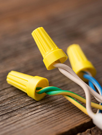 Скрутка СИЗ 4 (1,75-10,5мм) (P-74) желтый (уп.100 шт) plc-cc-6 EKF Скрутка СИЗ 4 (1,75-10,5мм) (P-74) желтый (уп.100 шт) plc-cc-6 EKF