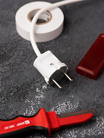 Вилка прямая без заземления белая 6А 250В (AVP6-10) EKF Вилка прямая без заземления белая 6А 250В (AVP6-10) EKF