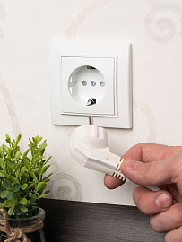 Розетка одинарная Минск скрытой установки с заземлением со шторками 16А в сборе белый ERR16-028-100 EKF Розетка одинарная Минск скрытой установки с заземлением со шторками 16А в сборе белый ERR16-028-100 EKF