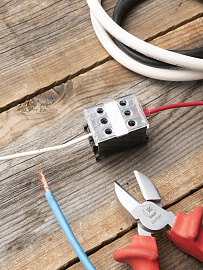 Клеммный терминал БЗД-2 до 2,5 мм2 20A (bzd-2502) EKF  PROxima Клеммный терминал БЗД-2 до 2,5 мм2 20A (bzd-2502) EKF  PROxima