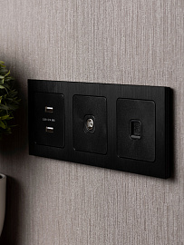 Рамка для розеток и выключателей 3 поста Стокгольм металлическая черный EZM-G-304-10 EKF PROxima Рамка для розеток и выключателей 3 поста Стокгольм металлическая черный EZM-G-304-10 EKF PROxima