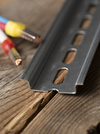 DIN-рейка (дин-рейка) 500 мм перфорированная (adr-50) EKF DIN-рейка (дин-рейка) 500 мм перфорированная (adr-50) EKF