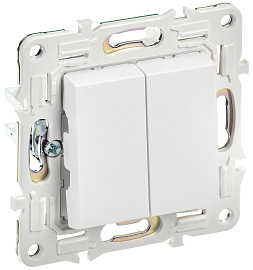 Выключатель 2-клавишный перекрестный 10А SK-V06W арктический белый SKANDY SK-V23-0-10-K01 IEK Выключатель 2-клавишный перекрестный 10А SK-V06W арктический белый SKANDY SK-V23-0-10-K01 IEK